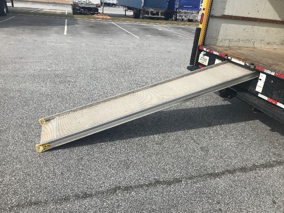 Light Duty Box Truck-Light and Medium Duty Trucks-GMC-2020-Savana G33903-Milwaukee-WI-89,664\n\t\tmiles-$ 24,000 - Image 25
