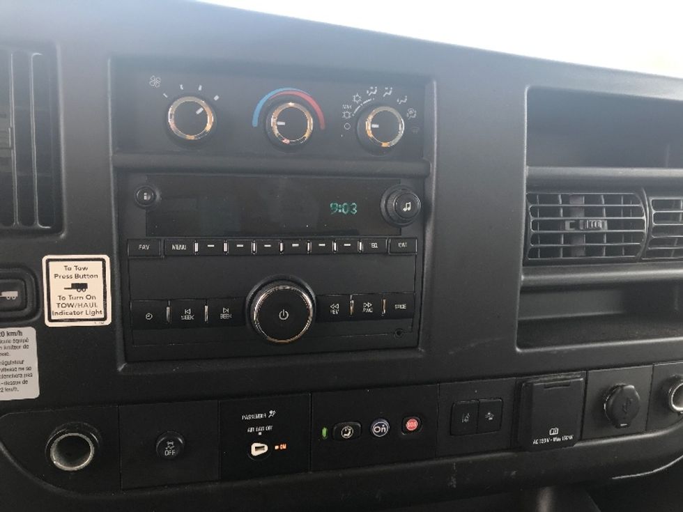 Light Duty Box Truck-Light and Medium Duty Trucks-GMC-2020-Savana G33903-Milwaukee-WI-89,664\n\t\tmiles-$ 24,000 - Image 26