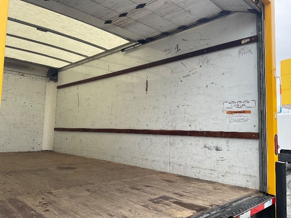 Light Duty Box Truck-Light and Medium Duty Trucks-GMC-2020-Savana G33903-Milwaukee-WI-95,830\n\t\tmiles-$ 23,250 - Image 12