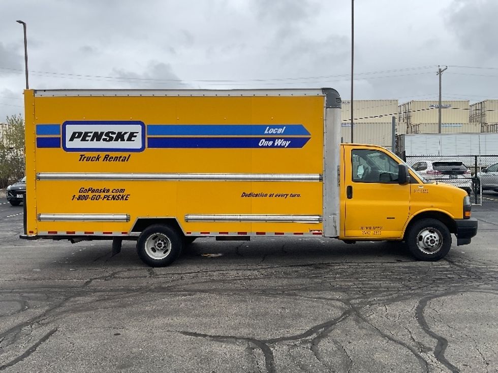 Light Duty Box Truck-Light and Medium Duty Trucks-GMC-2020-Savana G33903-Milwaukee-WI-95,830\n\t\tmiles-$ 23,250 - Image 15