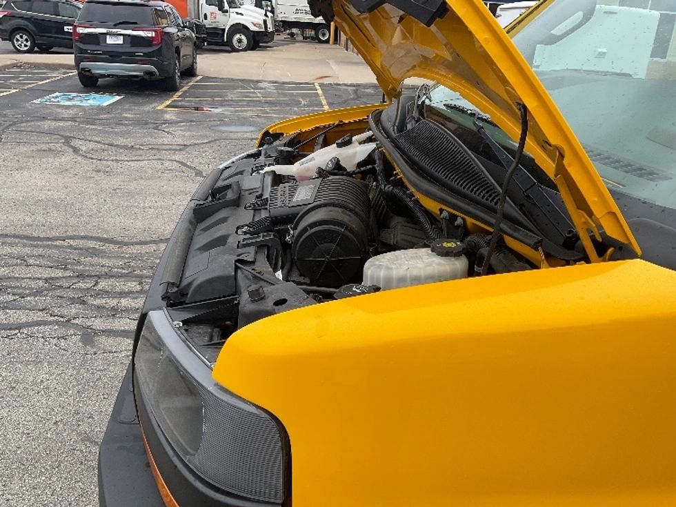 Light Duty Box Truck-Light and Medium Duty Trucks-GMC-2020-Savana G33903-Milwaukee-WI-95,830\n\t\tmiles-$ 23,250 - Image 24