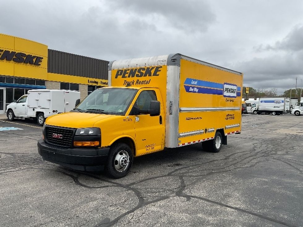 Light Duty Box Truck-Light and Medium Duty Trucks-GMC-2020-Savana G33903-Milwaukee-WI-95,830\n\t\tmiles-$ 23,250 - Image 3