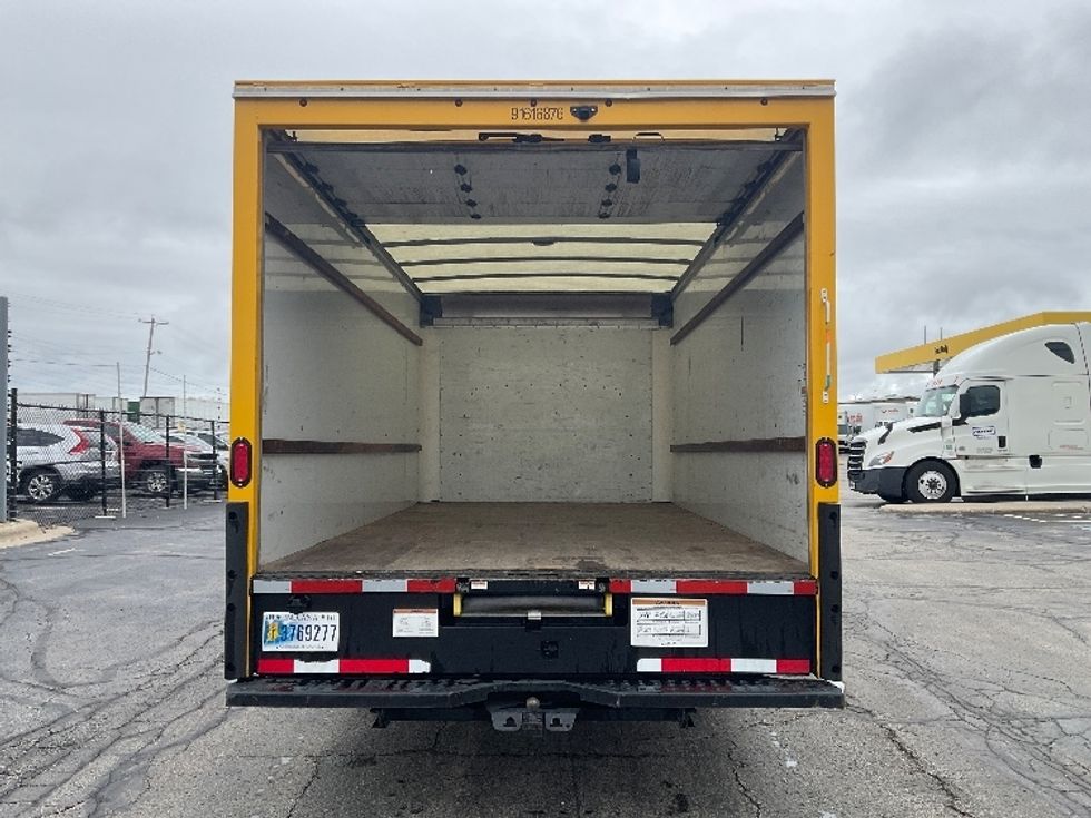 Light Duty Box Truck-Light and Medium Duty Trucks-GMC-2020-Savana G33903-Milwaukee-WI-95,830\n\t\tmiles-$ 23,250 - Image 8