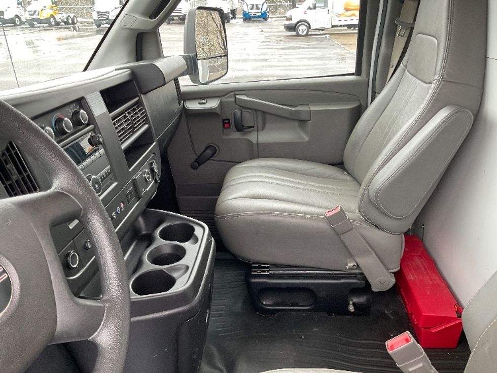 Light Duty Box Truck-Light and Medium Duty Trucks-GMC-2020-Savana G33903-Murfreesboro-TN-82,944\n\t\tmiles-$ 34,000 - Image 19
