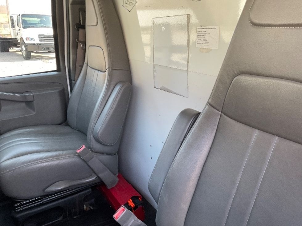 Light Duty Box Truck-Light and Medium Duty Trucks-GMC-2020-Savana G33903-Muskegon-MI-75,722\n\t\tmiles-$ 36,500 - Image 18