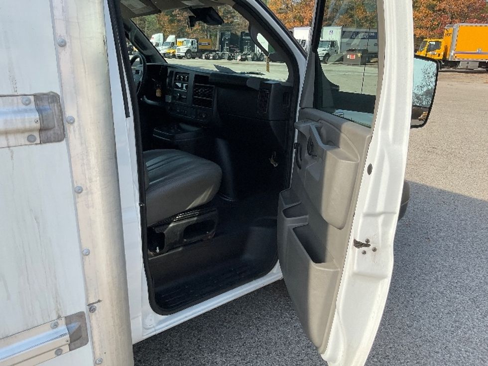 Light Duty Box Truck-Light and Medium Duty Trucks-GMC-2020-Savana G33903-Muskegon-MI-75,722\n\t\tmiles-$ 36,500 - Image 19