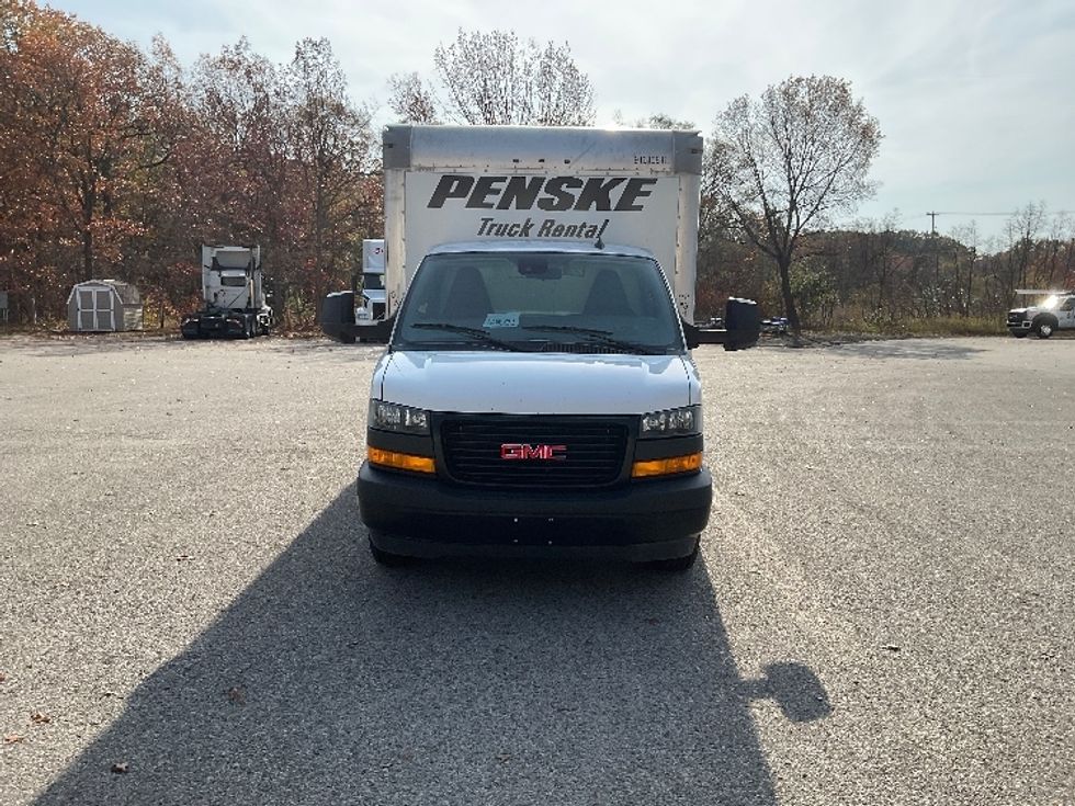 Light Duty Box Truck-Light and Medium Duty Trucks-GMC-2020-Savana G33903-Muskegon-MI-75,722\n\t\tmiles-$ 36,500 - Image 2