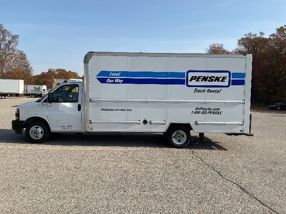 Light Duty Box Truck-Light and Medium Duty Trucks-GMC-2020-Savana G33903-Muskegon-MI-75,722\n\t\tmiles-$ 36,500 - Image 4