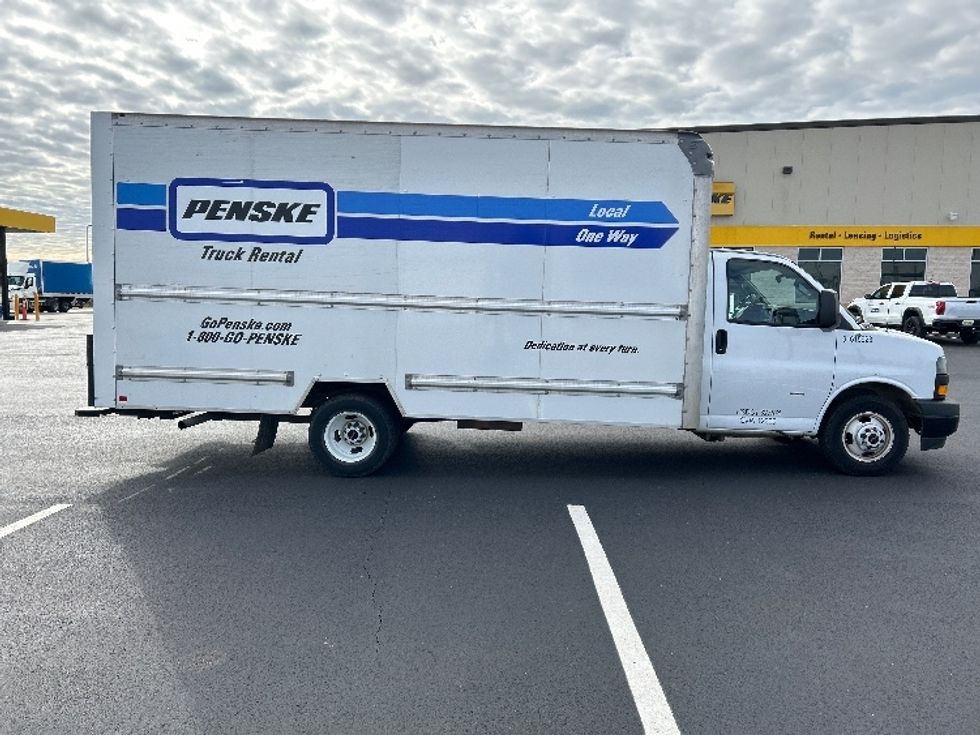 Light Duty Box Truck-Light and Medium Duty Trucks-GMC-2020-Savana G33903-Nashville-TN-104,827\n\t\tmiles-$ 28,500 - Image 15