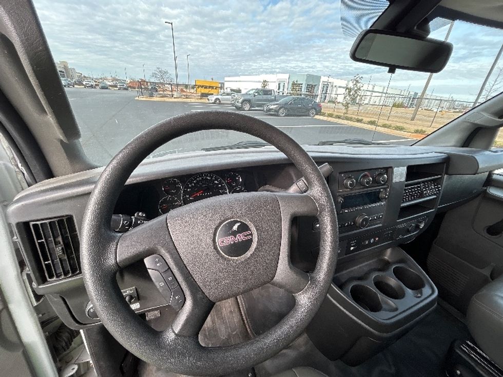 Light Duty Box Truck-Light and Medium Duty Trucks-GMC-2020-Savana G33903-Nashville-TN-104,827\n\t\tmiles-$ 28,500 - Image 16