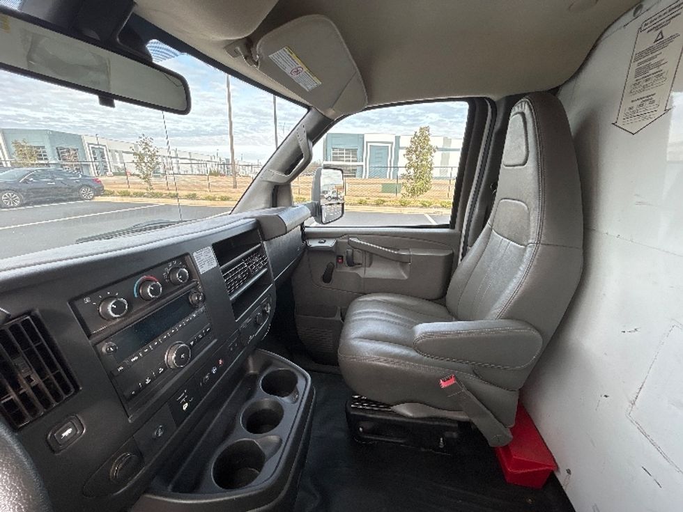 Light Duty Box Truck-Light and Medium Duty Trucks-GMC-2020-Savana G33903-Nashville-TN-104,827\n\t\tmiles-$ 28,500 - Image 18