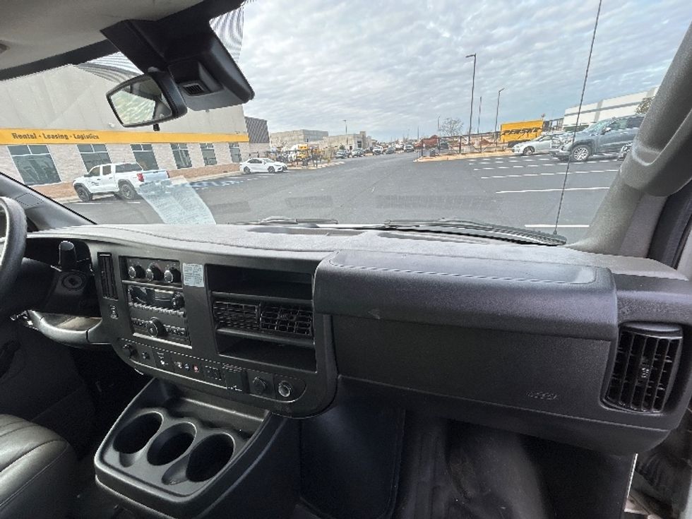 Light Duty Box Truck-Light and Medium Duty Trucks-GMC-2020-Savana G33903-Nashville-TN-104,827\n\t\tmiles-$ 28,500 - Image 19