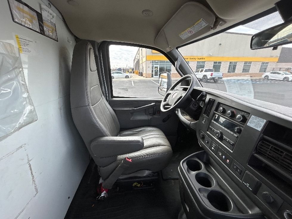 Light Duty Box Truck-Light and Medium Duty Trucks-GMC-2020-Savana G33903-Nashville-TN-104,827\n\t\tmiles-$ 28,500 - Image 20