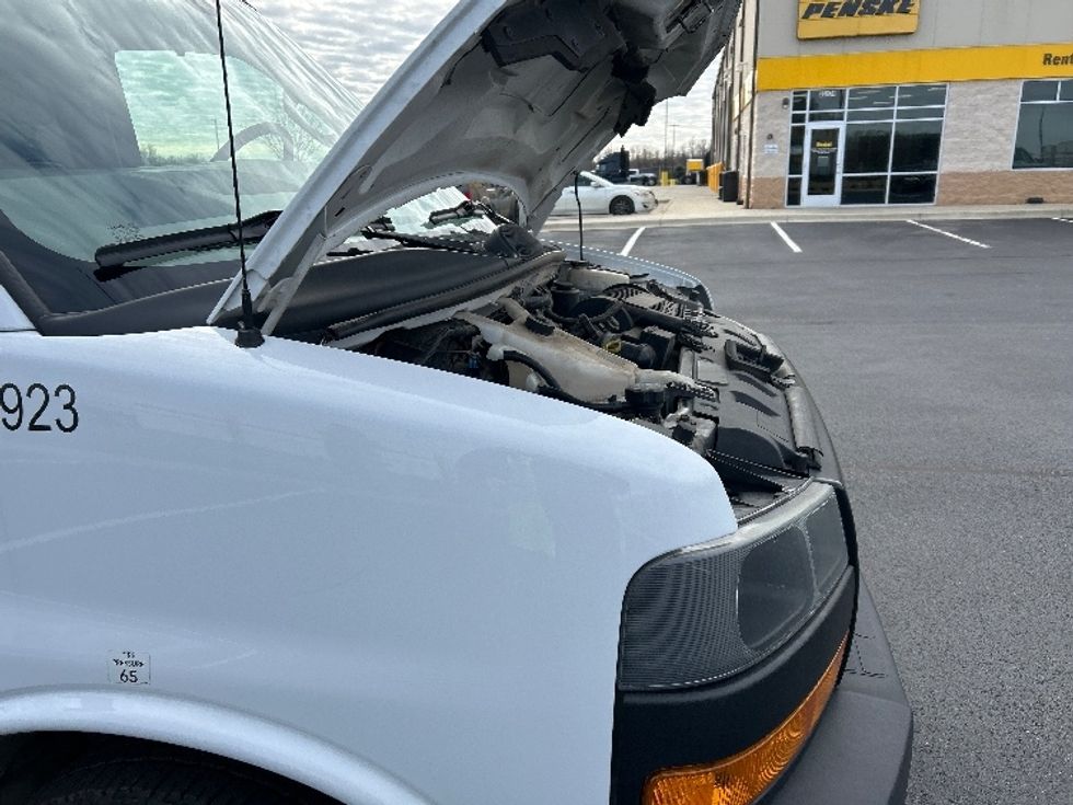 Light Duty Box Truck-Light and Medium Duty Trucks-GMC-2020-Savana G33903-Nashville-TN-104,827\n\t\tmiles-$ 28,500 - Image 21