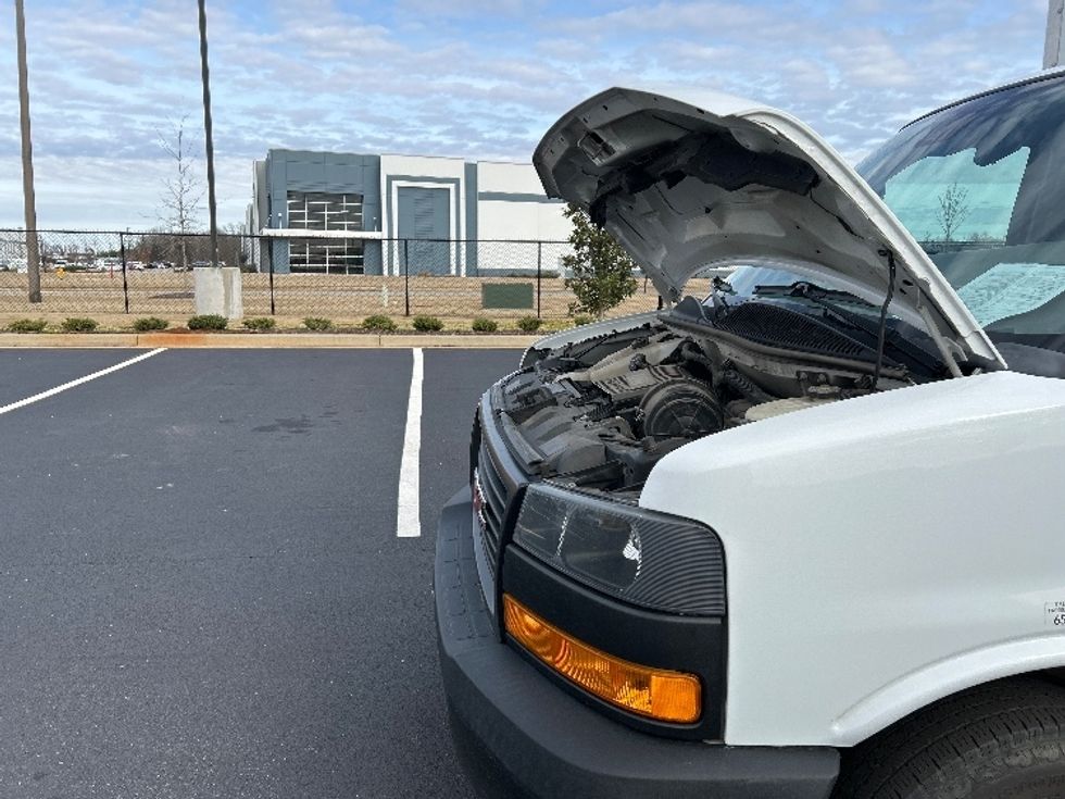 Light Duty Box Truck-Light and Medium Duty Trucks-GMC-2020-Savana G33903-Nashville-TN-104,827\n\t\tmiles-$ 28,500 - Image 22