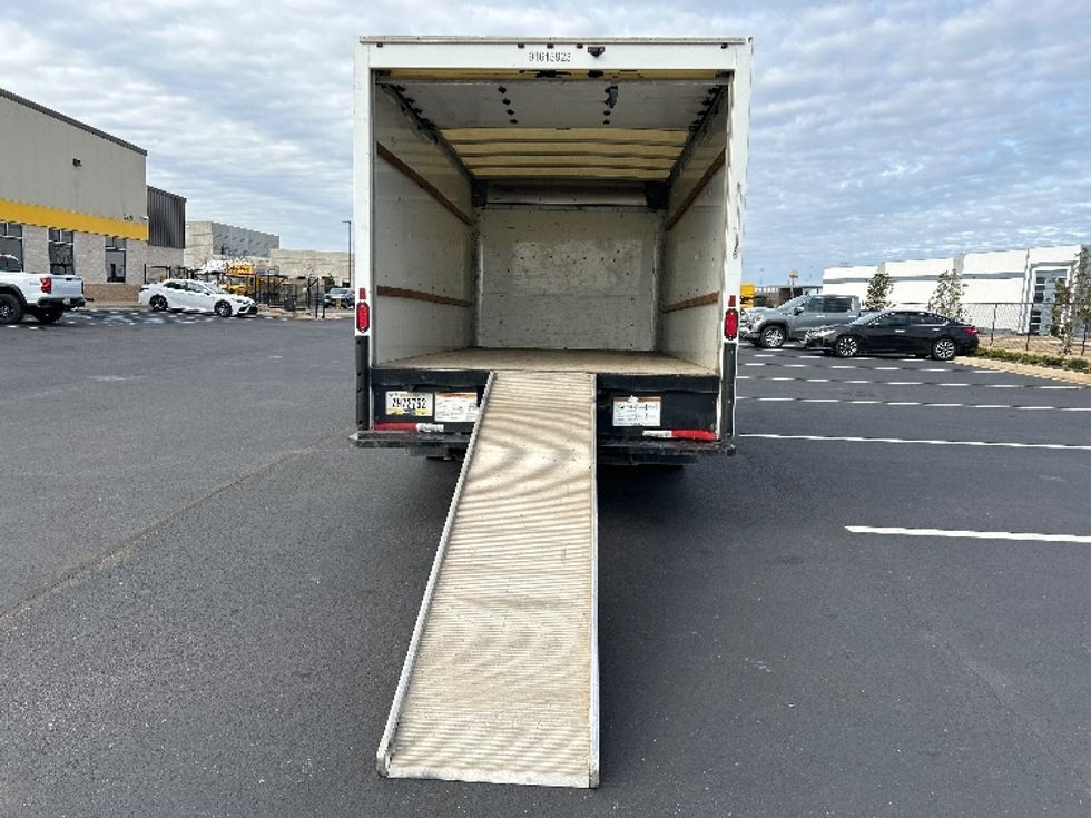 Light Duty Box Truck-Light and Medium Duty Trucks-GMC-2020-Savana G33903-Nashville-TN-104,827\n\t\tmiles-$ 28,500 - Image 9