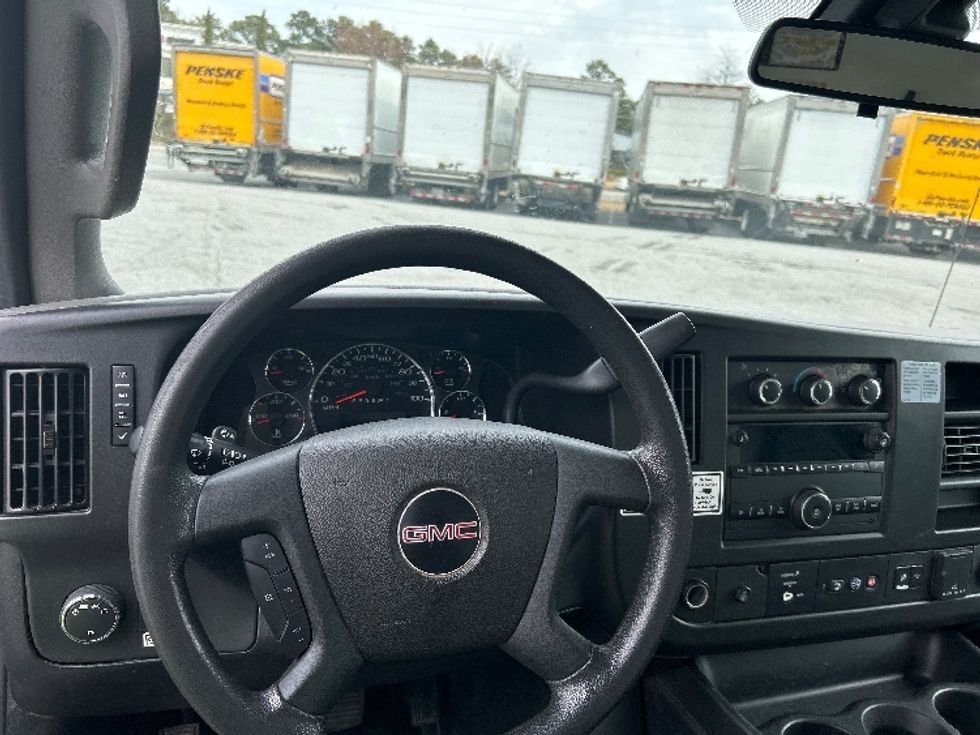 Light Duty Box Truck-Light and Medium Duty Trucks-GMC-2020-Savana G33903-Norcross-GA-83,776\n\t\tmiles-$ 31,750 - Image 18