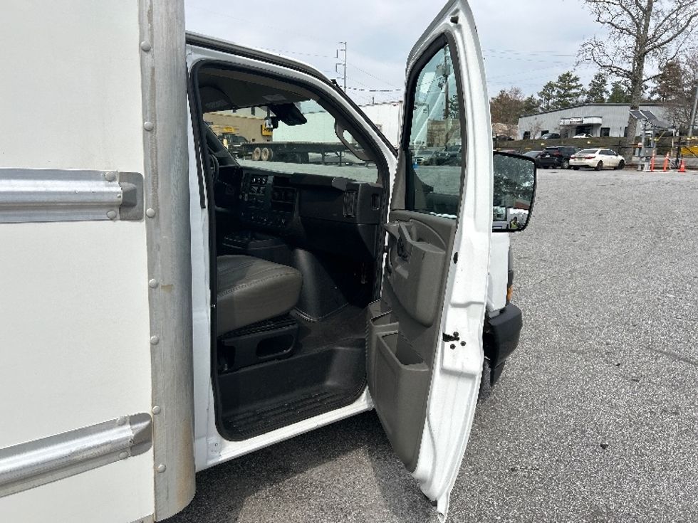 Light Duty Box Truck-Light and Medium Duty Trucks-GMC-2020-Savana G33903-Norcross-GA-83,776\n\t\tmiles-$ 31,750 - Image 20