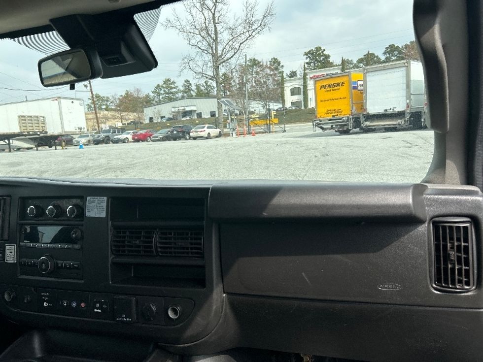 Light Duty Box Truck-Light and Medium Duty Trucks-GMC-2020-Savana G33903-Norcross-GA-83,776\n\t\tmiles-$ 31,750 - Image 21