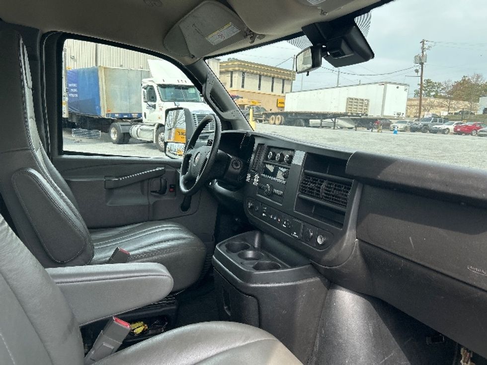 Light Duty Box Truck-Light and Medium Duty Trucks-GMC-2020-Savana G33903-Norcross-GA-83,776\n\t\tmiles-$ 31,750 - Image 22
