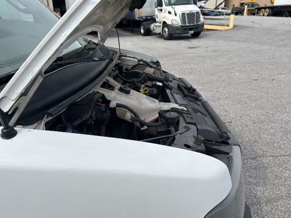 Light Duty Box Truck-Light and Medium Duty Trucks-GMC-2020-Savana G33903-Norcross-GA-83,776\n\t\tmiles-$ 31,750 - Image 23