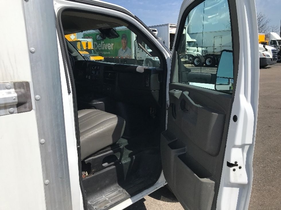 Light Duty Box Truck-Light and Medium Duty Trucks-GMC-2020-Savana G33903-Plymouth-MI-74,253\n\t\tmiles-$ 30,500 - Image 20