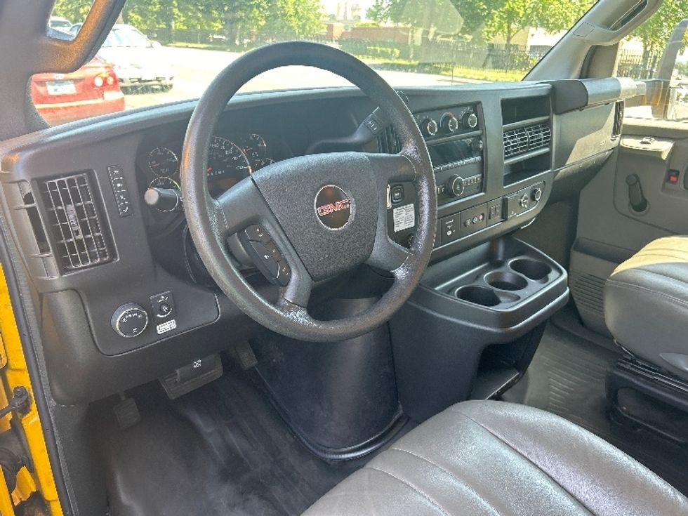 Light Duty Box Truck-Light and Medium Duty Trucks-GMC-2020-Savana G33903-Portland-OR-70,309\n\t\tmiles-$ 29,250 - Image 17