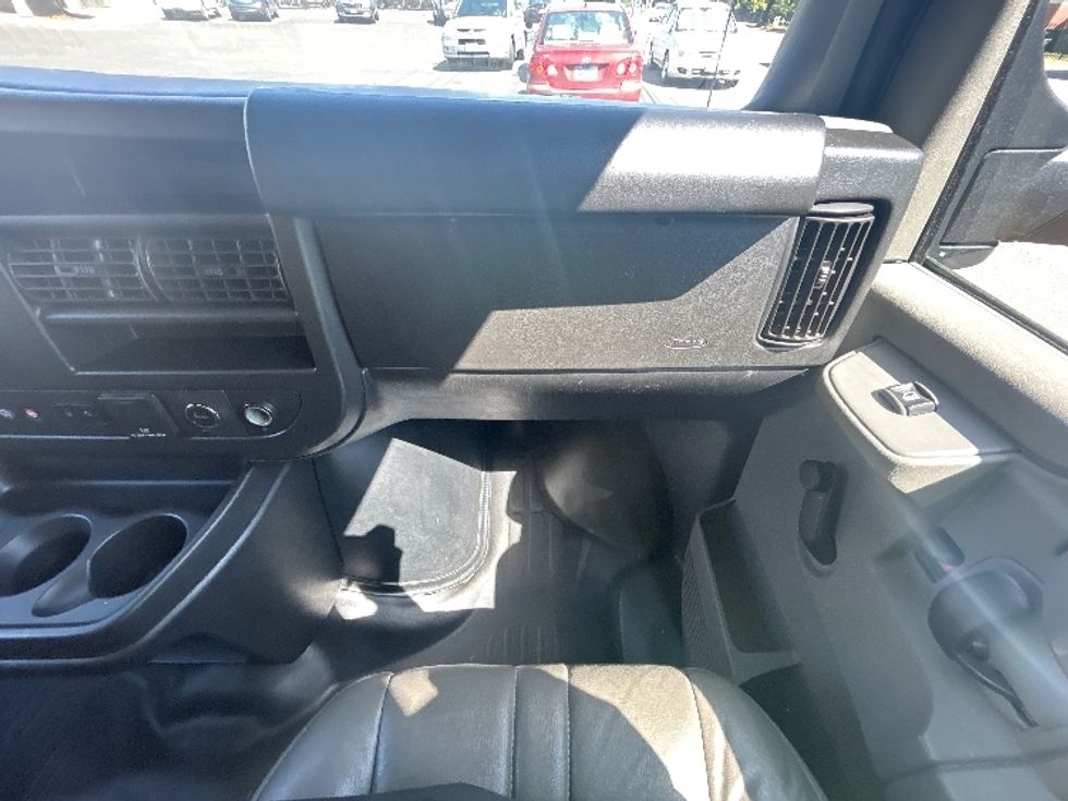 Light Duty Box Truck-Light and Medium Duty Trucks-GMC-2020-Savana G33903-Portland-OR-70,309\n\t\tmiles-$ 29,250 - Image 21