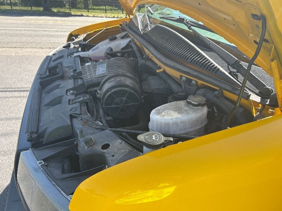 Light Duty Box Truck-Light and Medium Duty Trucks-GMC-2020-Savana G33903-Portland-OR-70,309\n\t\tmiles-$ 29,250 - Image 24