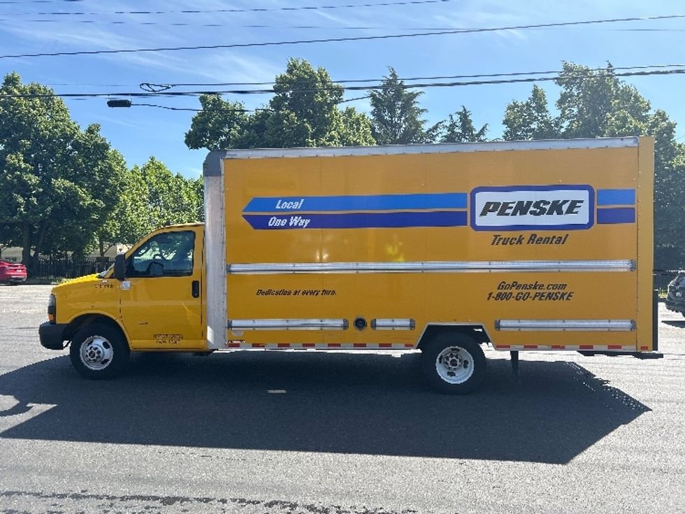Light Duty Box Truck-Light and Medium Duty Trucks-GMC-2020-Savana G33903-Portland-OR-70,309\n\t\tmiles-$ 29,250 - Image 4