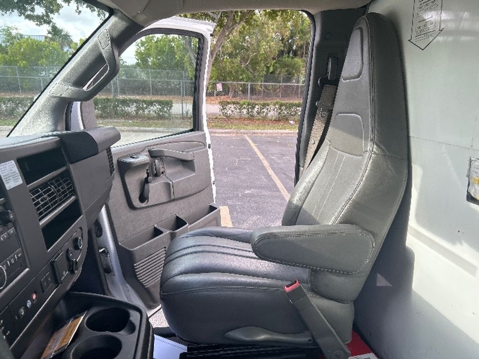 Light Duty Box Truck-Light and Medium Duty Trucks-GMC-2020-Savana G33903-Riviera Beach-FL-92,193\n\t\tmiles-$ 29,750 - Image 16