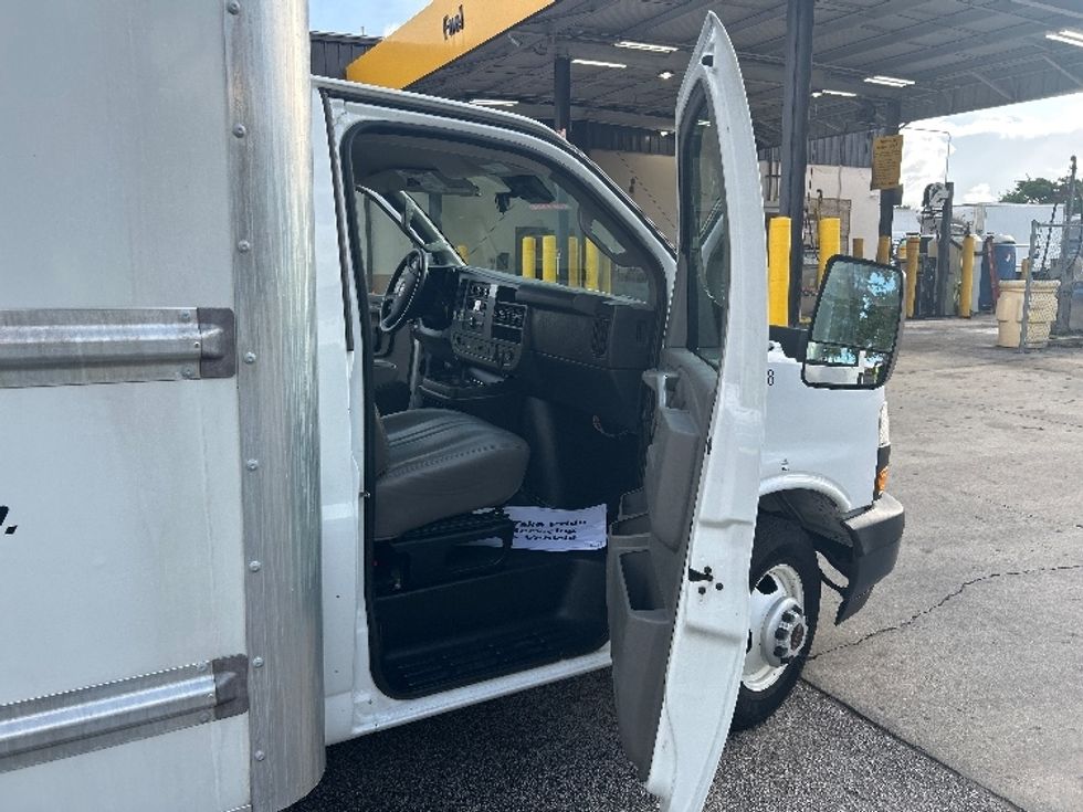 Light Duty Box Truck-Light and Medium Duty Trucks-GMC-2020-Savana G33903-Riviera Beach-FL-92,193\n\t\tmiles-$ 29,750 - Image 17