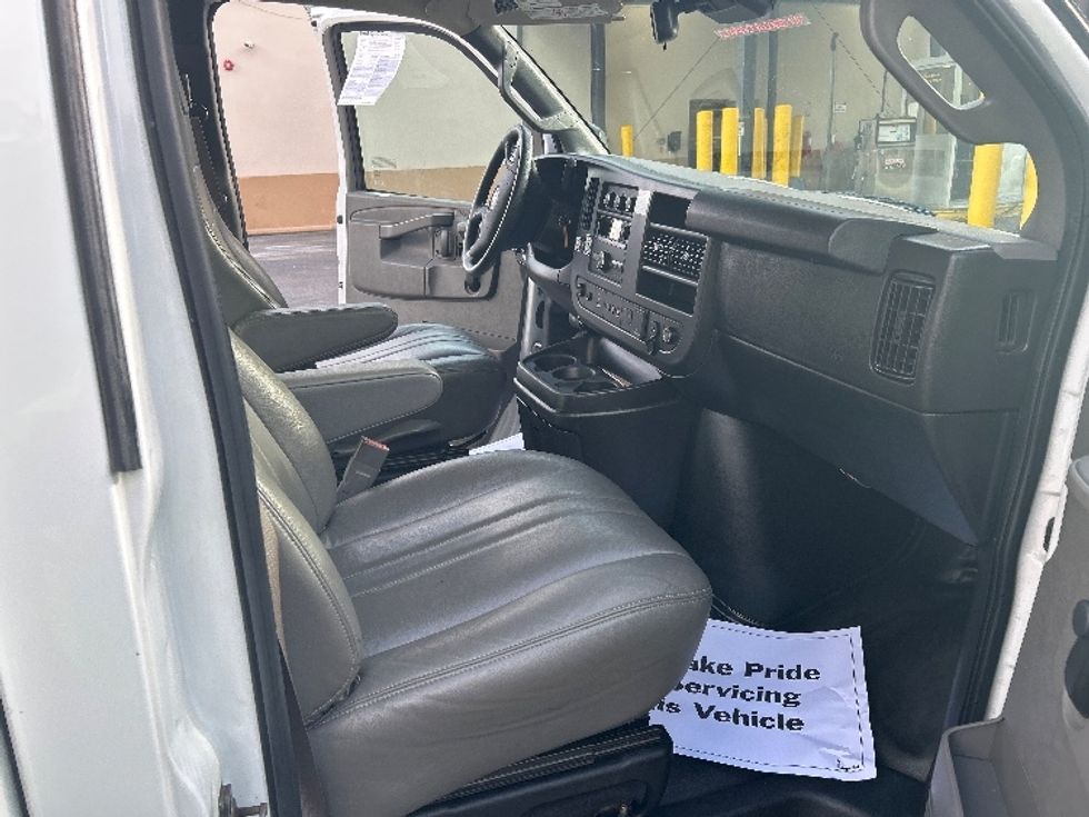 Light Duty Box Truck-Light and Medium Duty Trucks-GMC-2020-Savana G33903-Riviera Beach-FL-92,193\n\t\tmiles-$ 29,750 - Image 19