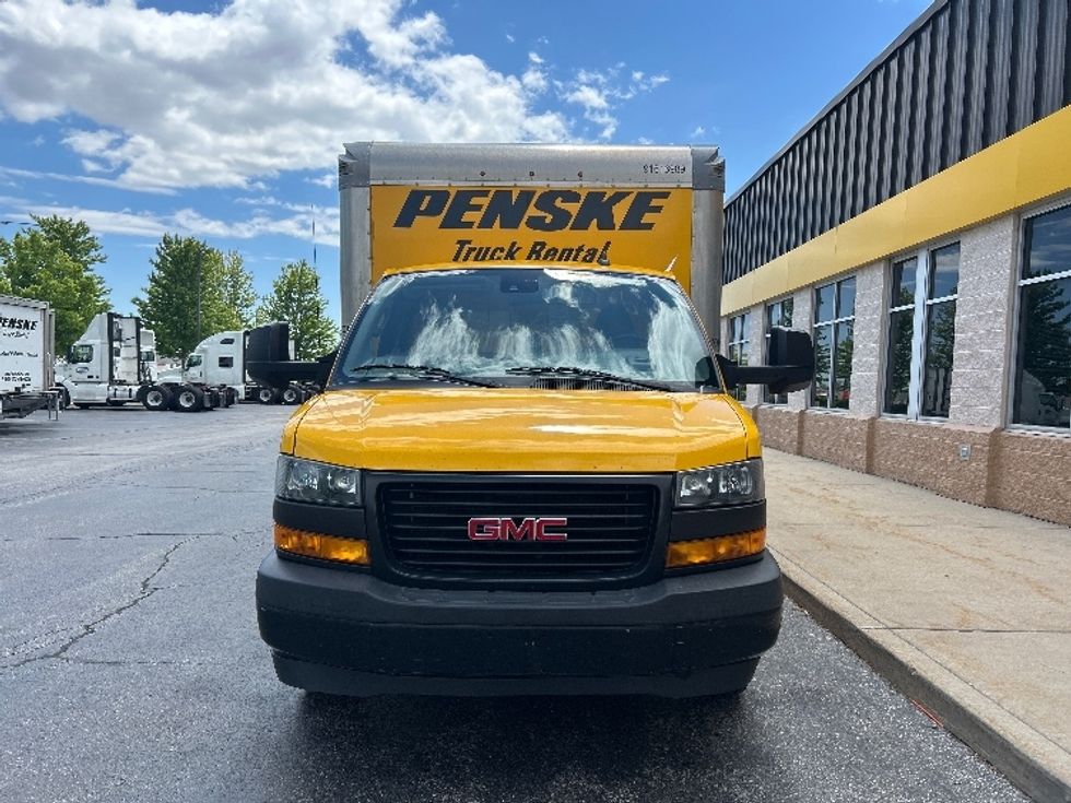 Light Duty Box Truck-Light and Medium Duty Trucks-GMC-2020-Savana G33903-Sturtevant-WI-109,444\n\t\tmiles-$ 21,750 - Image 2