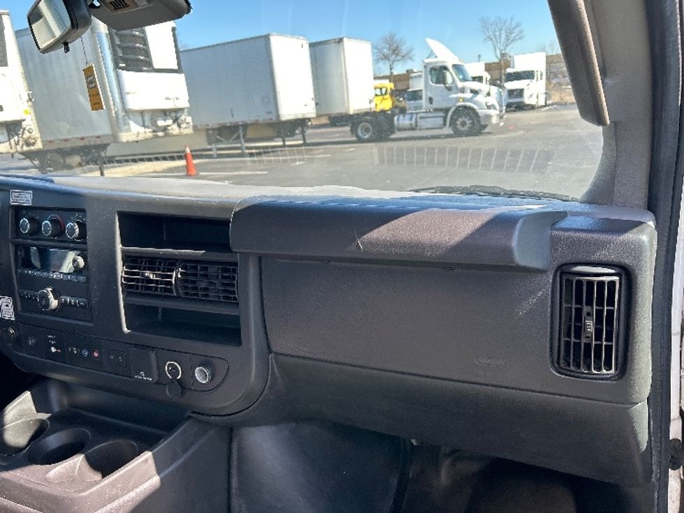 Light Duty Box Truck-Light and Medium Duty Trucks-GMC-2020-Savana G33903-Swedesboro-NJ-84,017\n\t\tmiles-$ 29,750 - Image 20