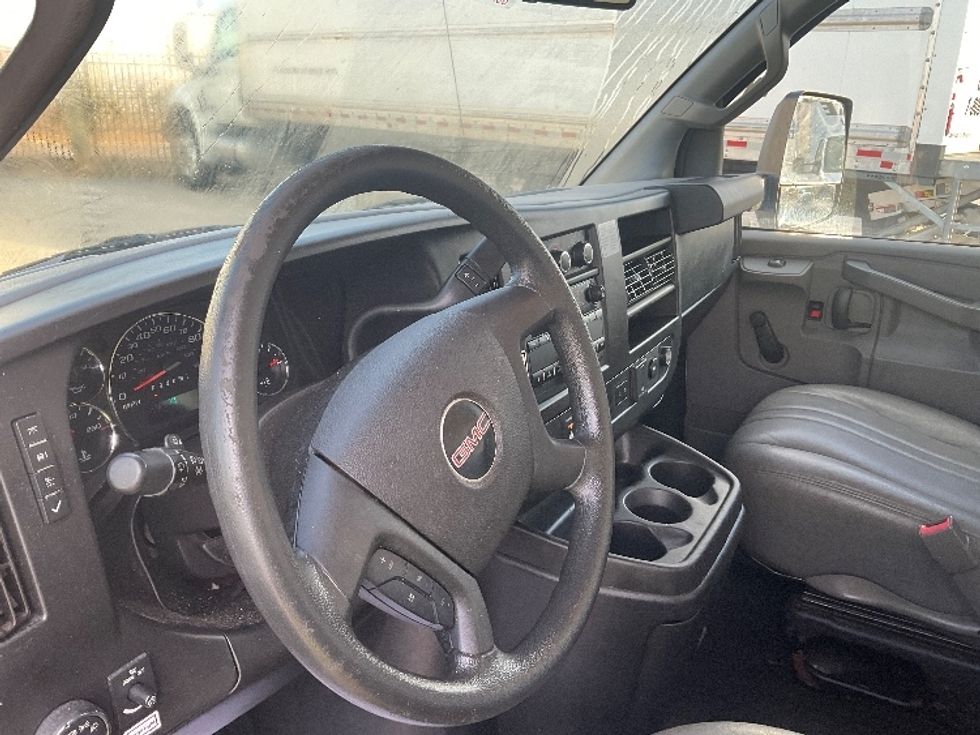 Light Duty Box Truck-Light and Medium Duty Trucks-GMC-2020-Savana G33903-Tampa-FL-92,680\n\t\tmiles-$ 29,500 - Image 16