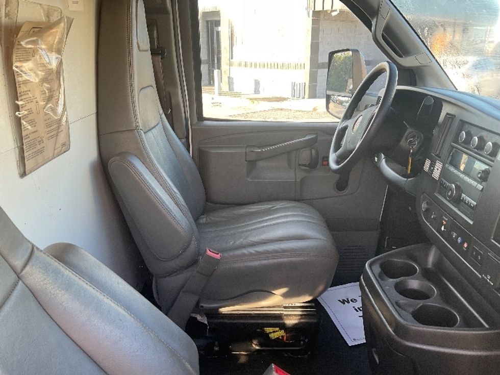 Light Duty Box Truck-Light and Medium Duty Trucks-GMC-2020-Savana G33903-Tampa-FL-92,680\n\t\tmiles-$ 29,500 - Image 21