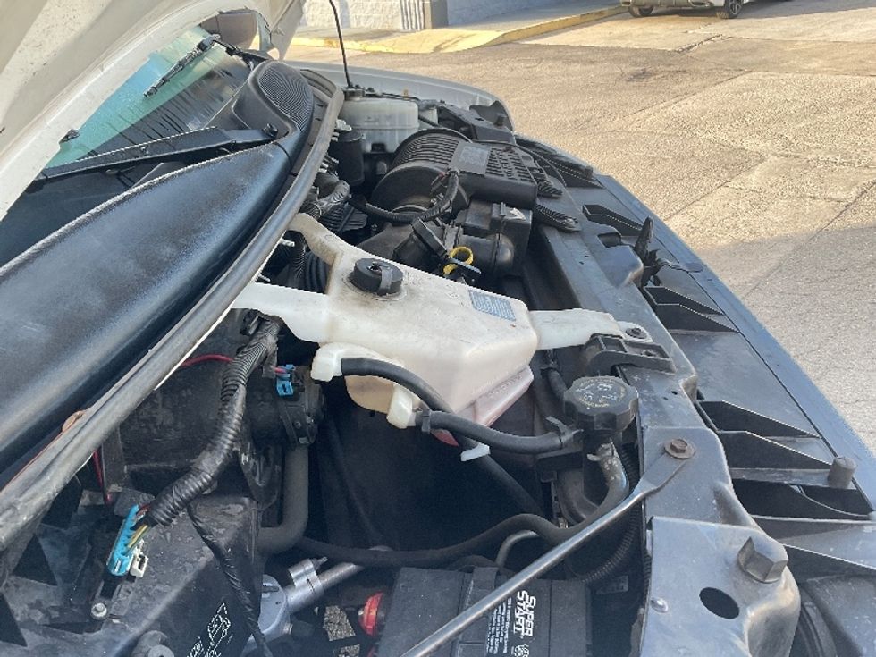 Light Duty Box Truck-Light and Medium Duty Trucks-GMC-2020-Savana G33903-Tampa-FL-92,680\n\t\tmiles-$ 29,500 - Image 22