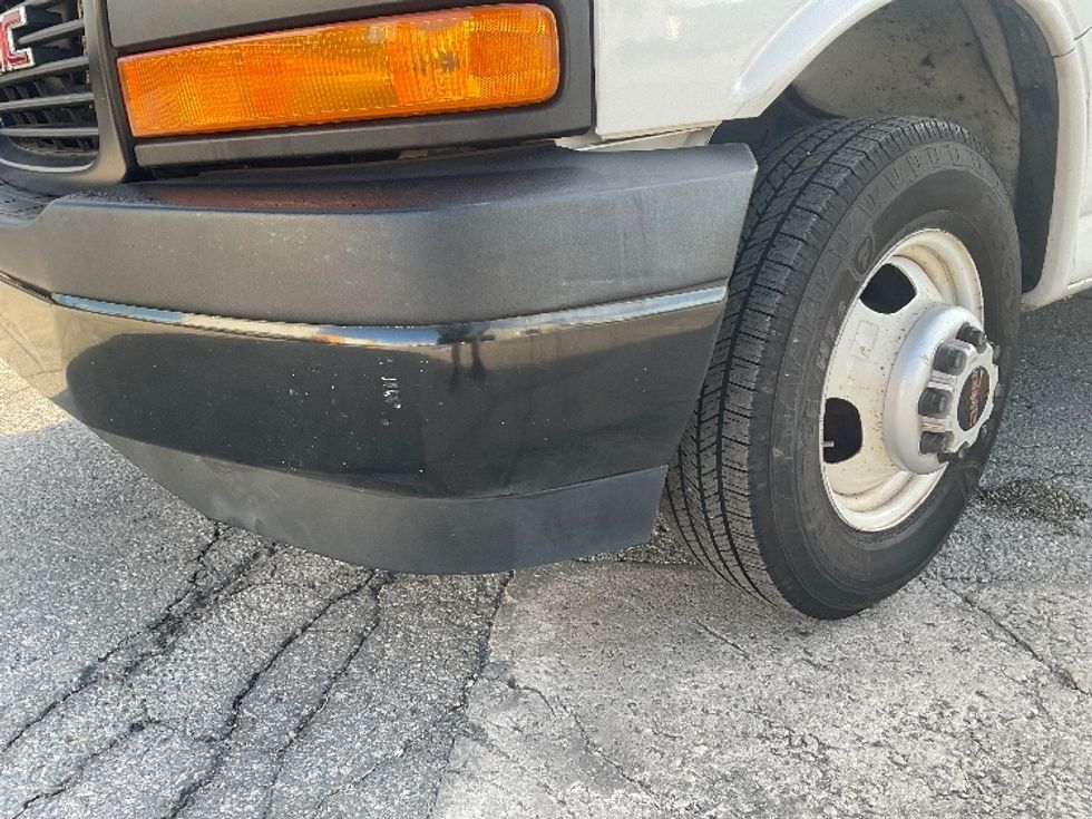 Light Duty Box Truck-Light and Medium Duty Trucks-GMC-2020-Savana G33903-Tampa-FL-92,680\n\t\tmiles-$ 29,500 - Image 27