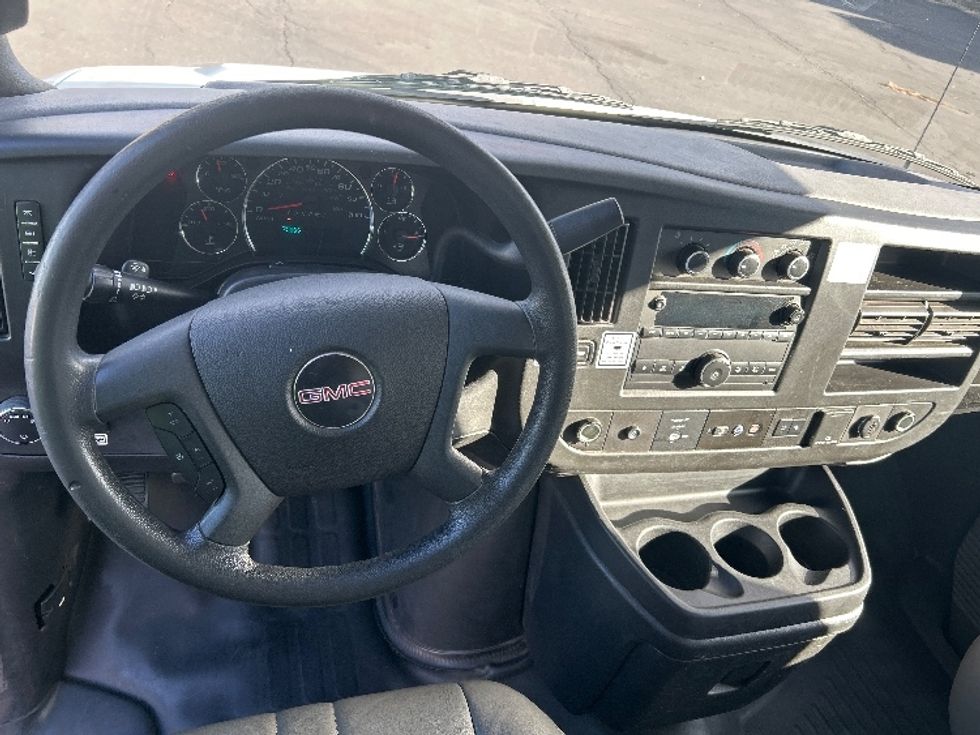 Light Duty Box Truck-Light and Medium Duty Trucks-GMC-2020-Savana G33903-Torrance-CA-75,066\n\t\tmiles-$ 36,250 - Image 18