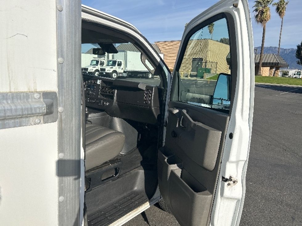 Light Duty Box Truck-Light and Medium Duty Trucks-GMC-2020-Savana G33903-Torrance-CA-75,066\n\t\tmiles-$ 36,250 - Image 20