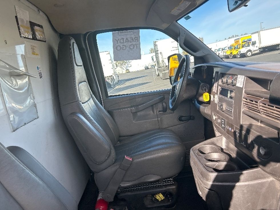 Light Duty Box Truck-Light and Medium Duty Trucks-GMC-2020-Savana G33903-Torrance-CA-75,066\n\t\tmiles-$ 36,250 - Image 22