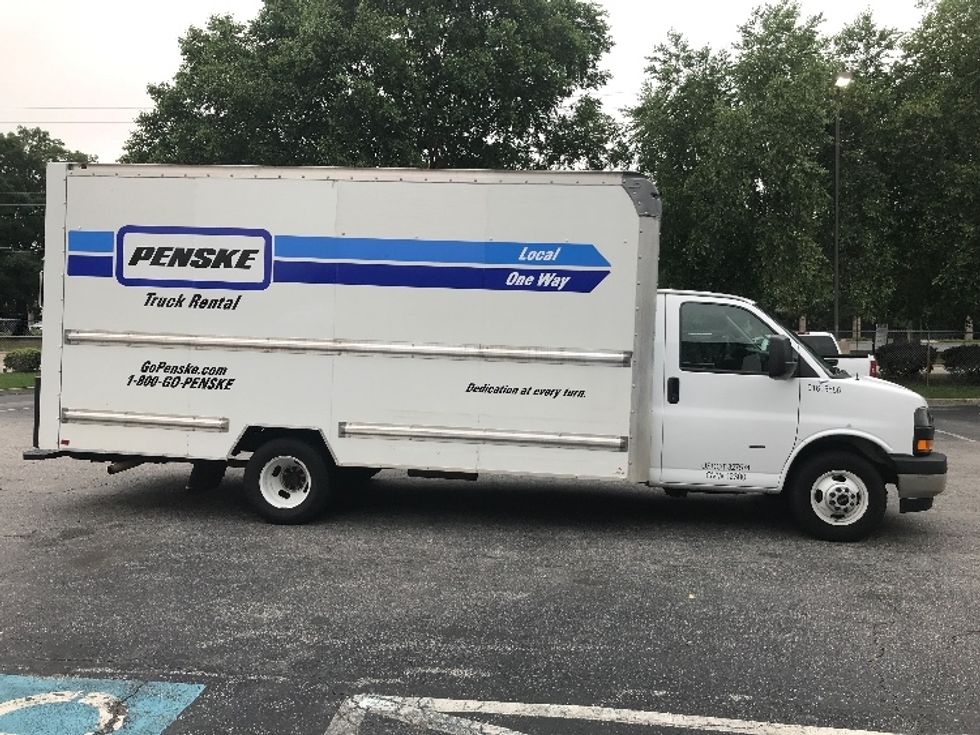 Light Duty Box Truck-Light and Medium Duty Trucks-GMC-2020-Savana G33903-Warren-MI-109,437\n\t\tmiles-$ 32,250 - Image 15