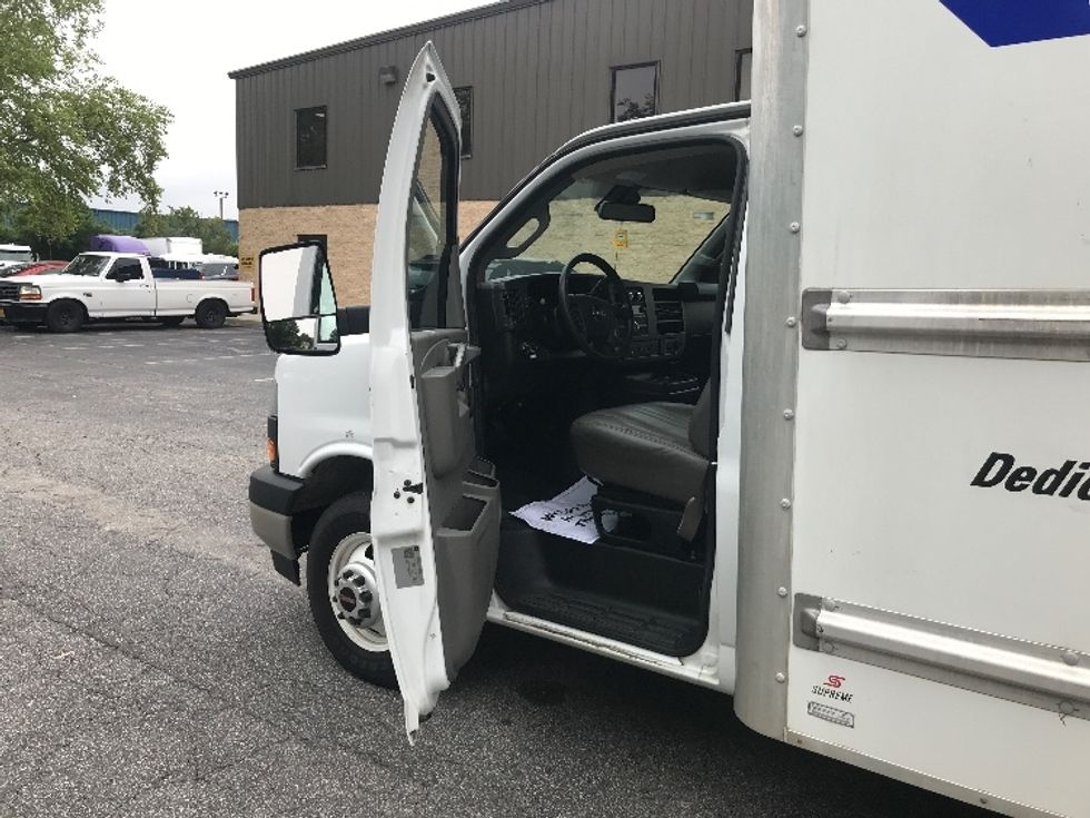 Light Duty Box Truck-Light and Medium Duty Trucks-GMC-2020-Savana G33903-Warren-MI-109,437\n\t\tmiles-$ 32,250 - Image 16