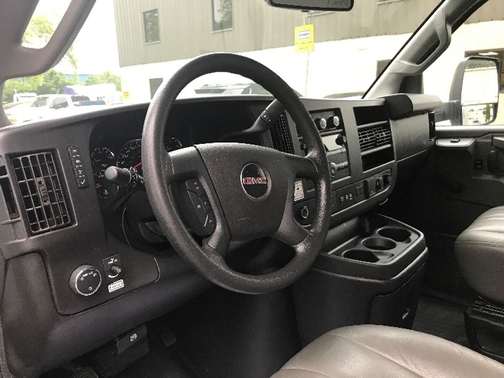 Light Duty Box Truck-Light and Medium Duty Trucks-GMC-2020-Savana G33903-Warren-MI-109,437\n\t\tmiles-$ 32,250 - Image 17