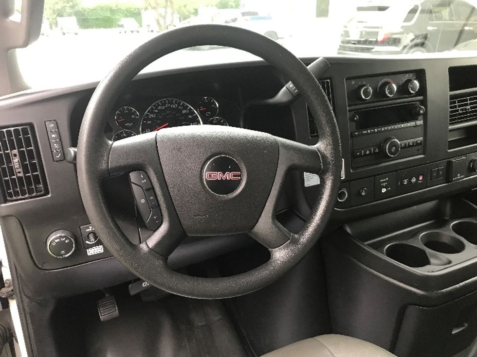 Light Duty Box Truck-Light and Medium Duty Trucks-GMC-2020-Savana G33903-Warren-MI-109,437\n\t\tmiles-$ 32,250 - Image 18