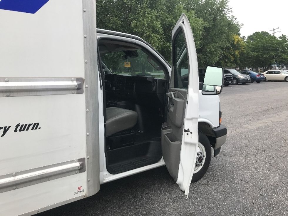 Light Duty Box Truck-Light and Medium Duty Trucks-GMC-2020-Savana G33903-Warren-MI-109,437\n\t\tmiles-$ 32,250 - Image 20