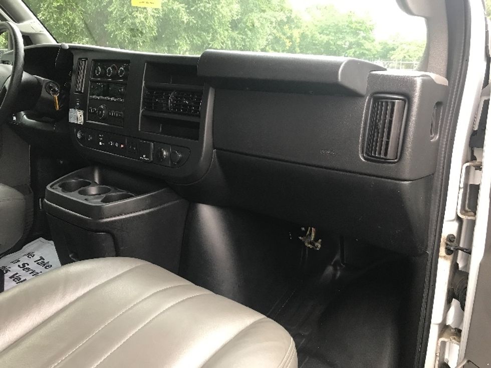 Light Duty Box Truck-Light and Medium Duty Trucks-GMC-2020-Savana G33903-Warren-MI-109,437\n\t\tmiles-$ 32,250 - Image 21