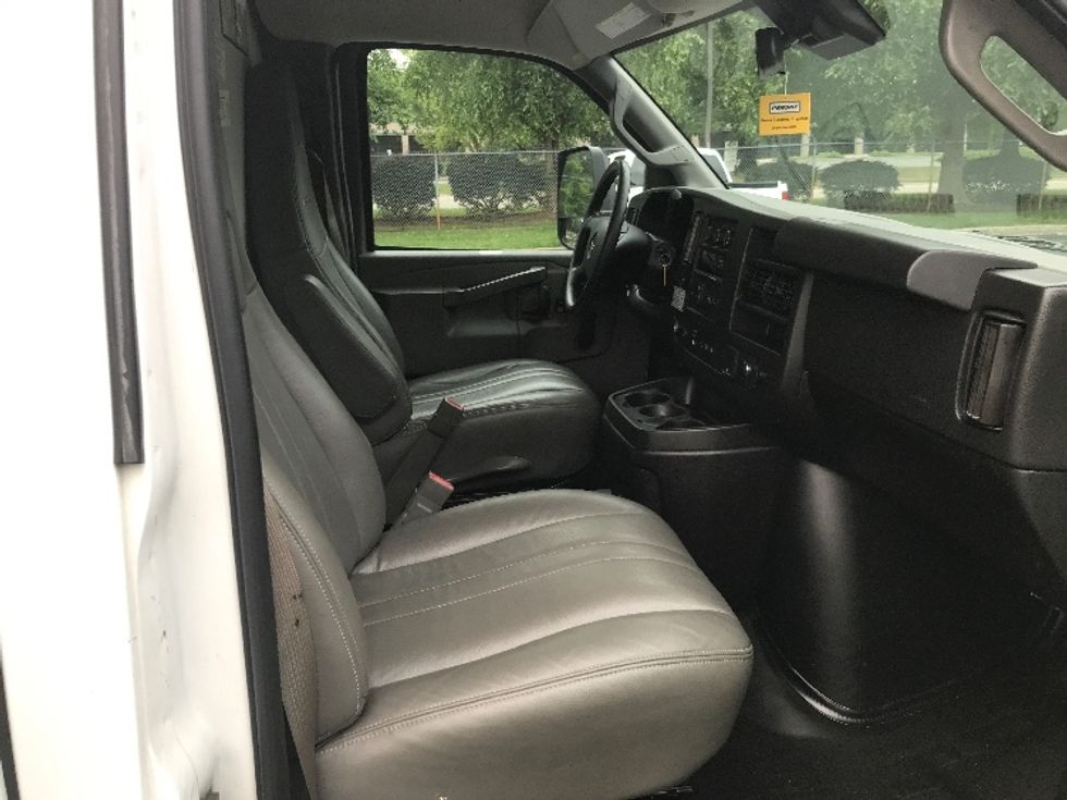 Light Duty Box Truck-Light and Medium Duty Trucks-GMC-2020-Savana G33903-Warren-MI-109,437\n\t\tmiles-$ 32,250 - Image 22