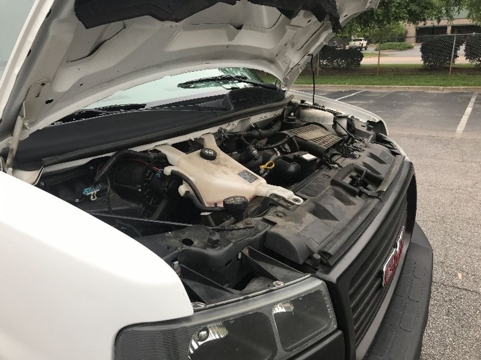 Light Duty Box Truck-Light and Medium Duty Trucks-GMC-2020-Savana G33903-Warren-MI-109,437\n\t\tmiles-$ 32,250 - Image 23